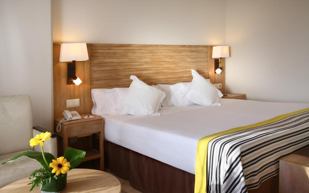Habitación Doble Superior con vistas (2 adultos + 2 niños)